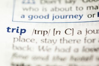 Jargon du voyage : ce qu'il faut vraiment comprendre avant de réserver